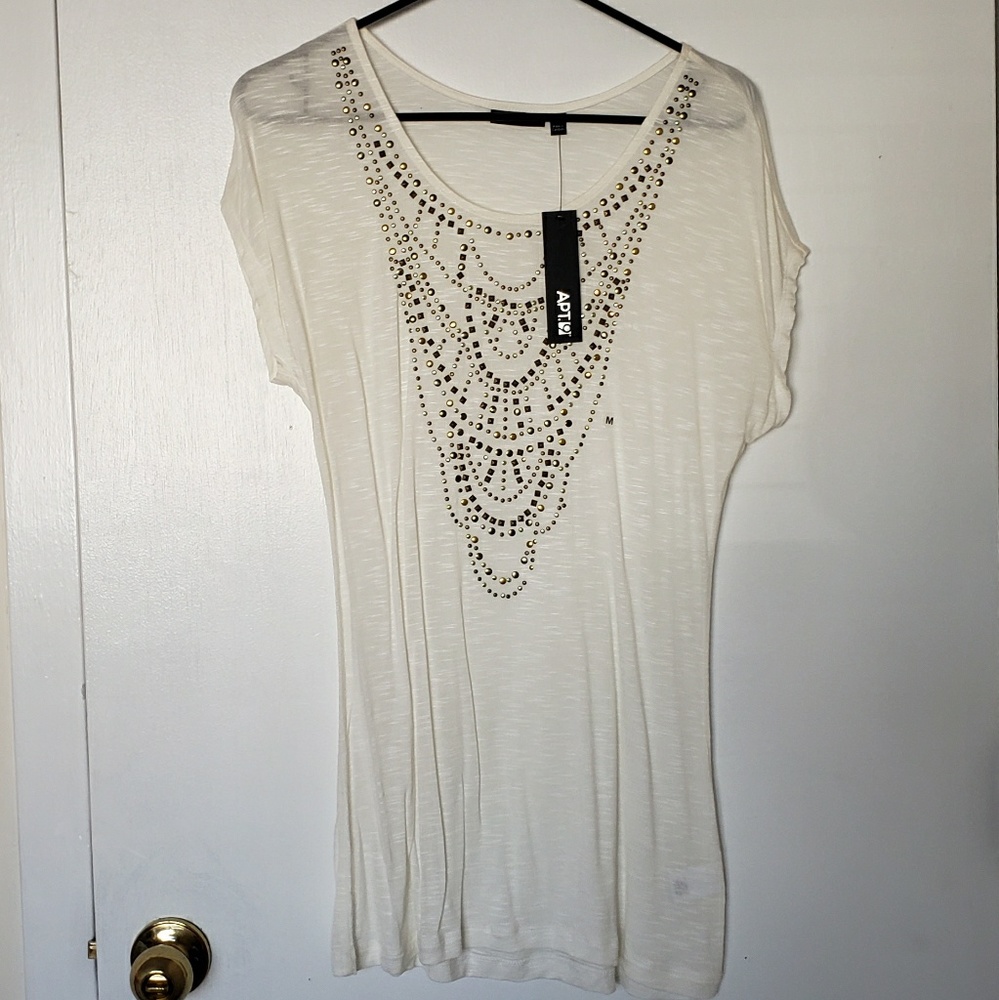 NWT Cream Short Sleeve Tee with Metallic Accent